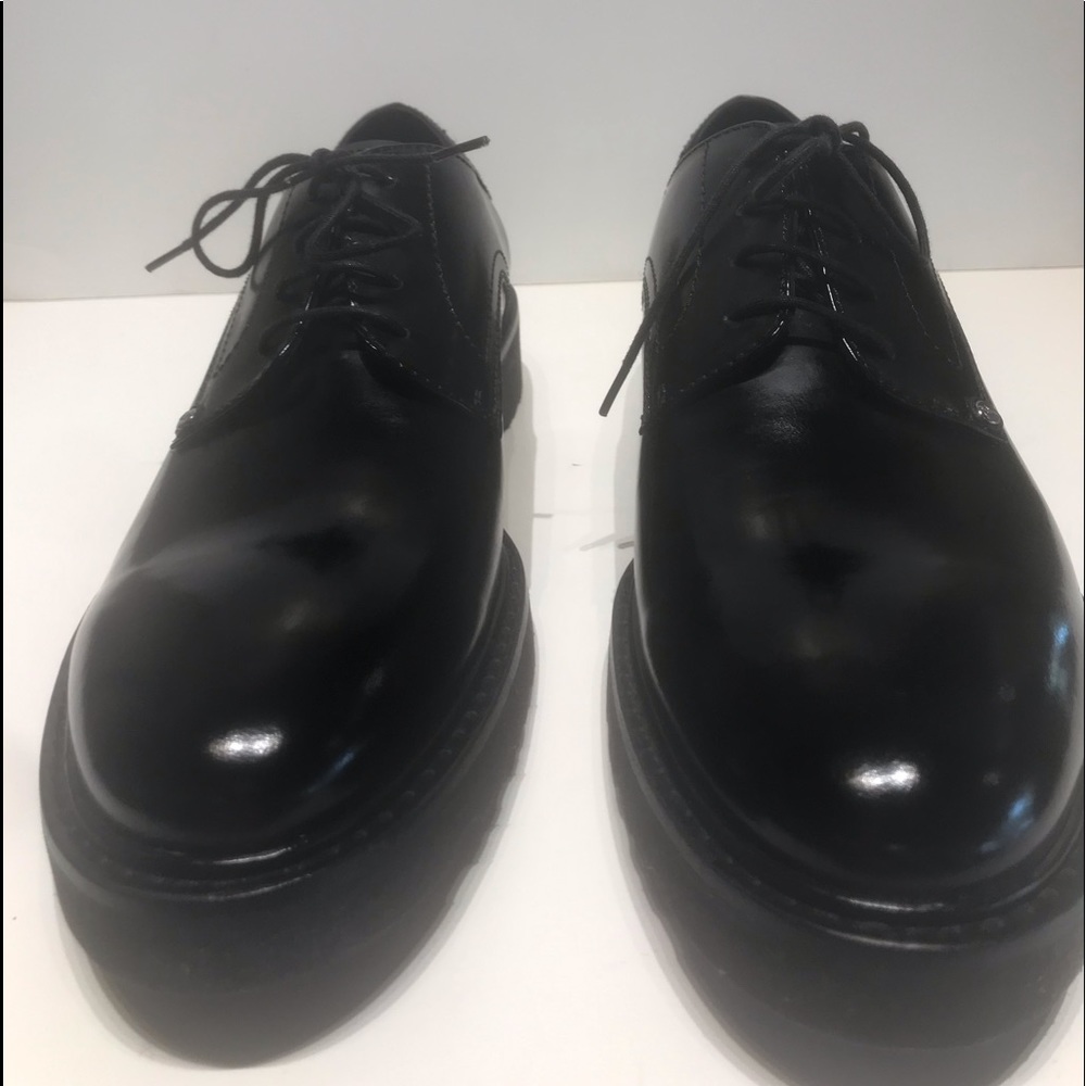 Cesare Paciotti 308 collection lace up rubber sole
